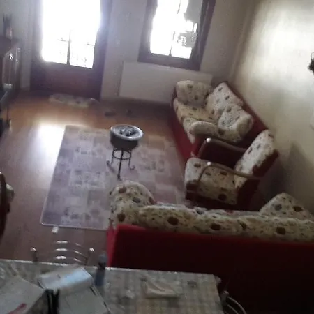 Nyaraló Evi *