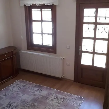 Evi * Ayvalı