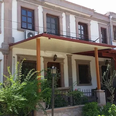 Evi Nyaraló Ayvalı