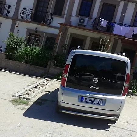 Evi Nyaraló Ayvalı